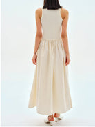 ärmelloses-maxikleid-mit-taschen-eleganter-casual-look