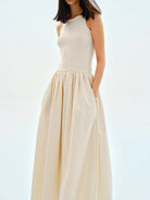 ärmelloses-maxikleid-mit-taschen-eleganter-casual-look