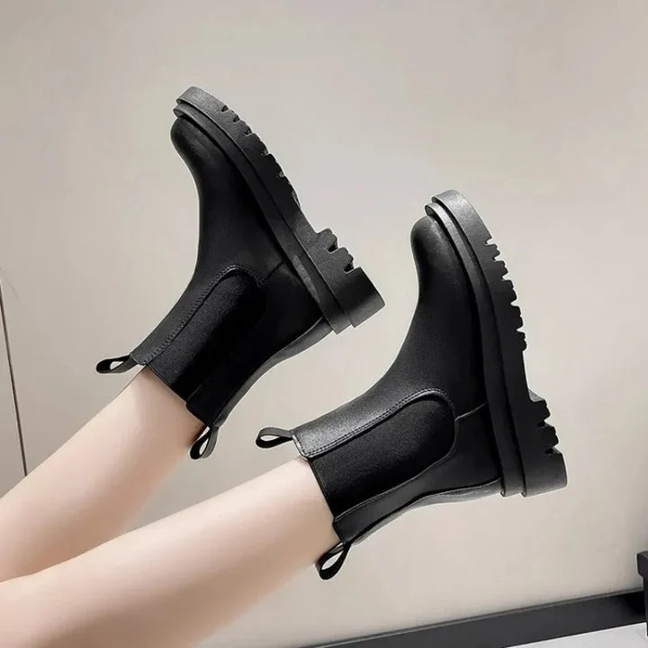 chunky-lederstiefel-frontansicht-hochwertiges-leder-robuste-sohle