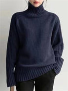 Gemütlicher-Rollkragenpullover-mit-geripptem-Strickmuster-und-lockerer-Passform,-perfekt-für-einen-stilvollen-und-wärmenden-Winterlook.