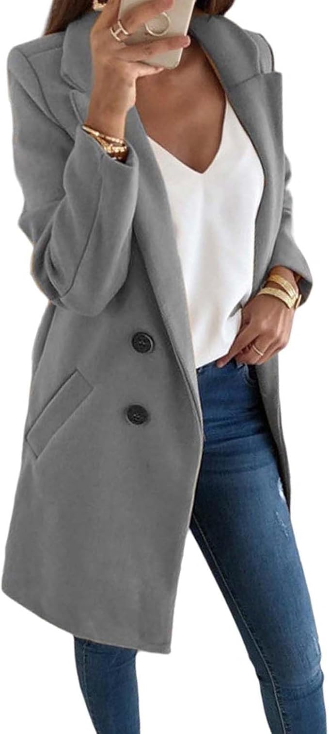 Ein-moderner-Mantel-mit-lässigem-Schnitt,-ideal-für-schicke-und-alltägliche-Outfits.