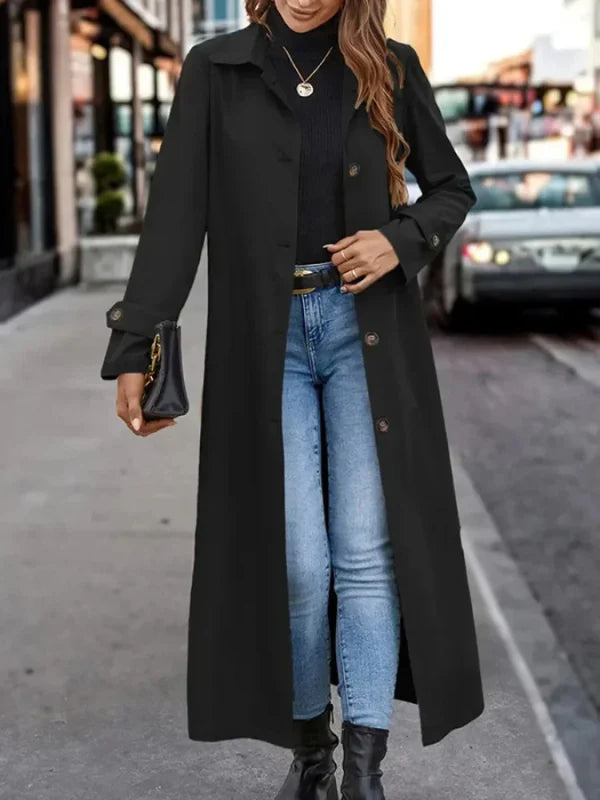 Ein-langer-Mantel-mit-Knopfverschluss-und-klassischem-Kragen,-kombiniert-mit-einem-modischen-Outfit-für-den-städtischen-Stil