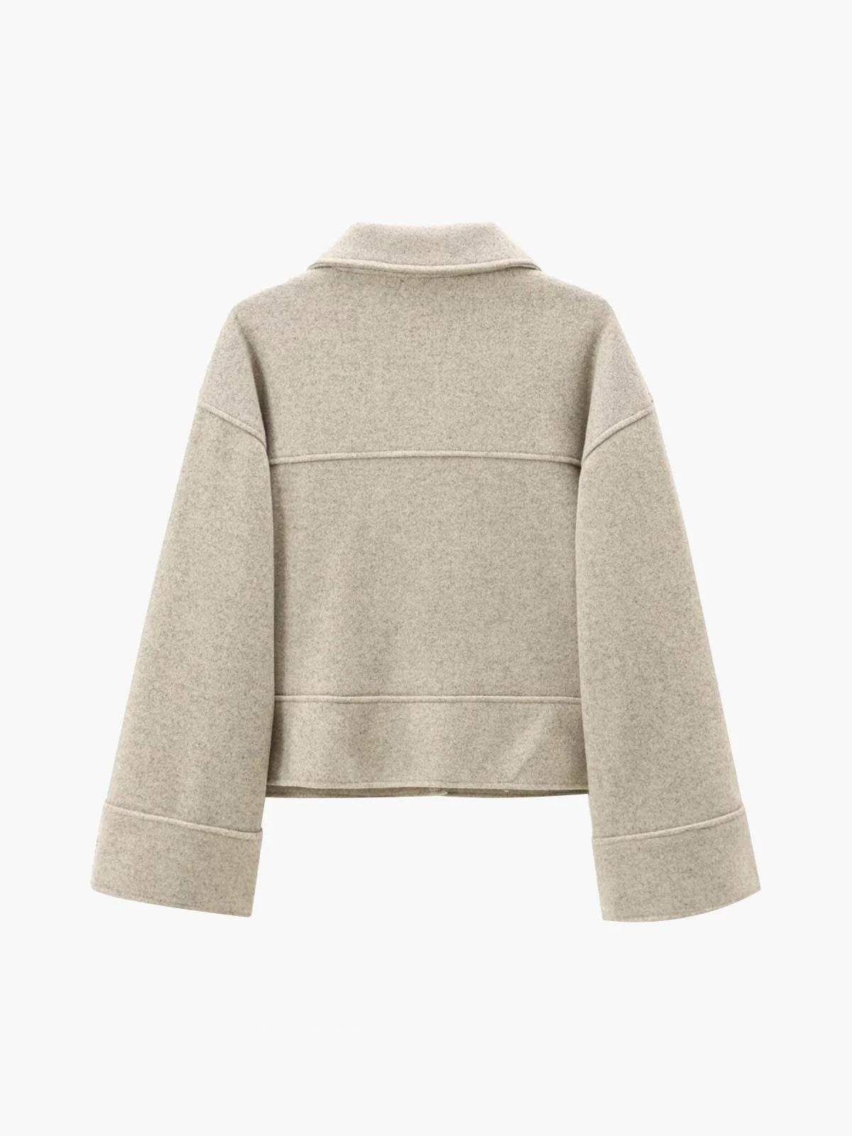 Beige–Kurzjacke–zeitlos–minimalistisch–leicht–warm–herbstlich–vielseitig–lässig