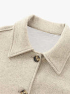 Beige–Kurzjacke–zeitlos–minimalistisch–leicht–warm–herbstlich–vielseitig–lässig