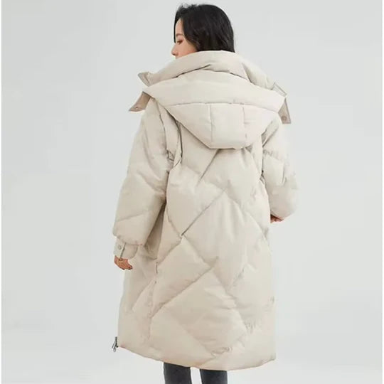 -langer-wattierter-Mantel-mit-Kapuze-und-großen-Taschen,-perfekt-für-kalte-Wintertage