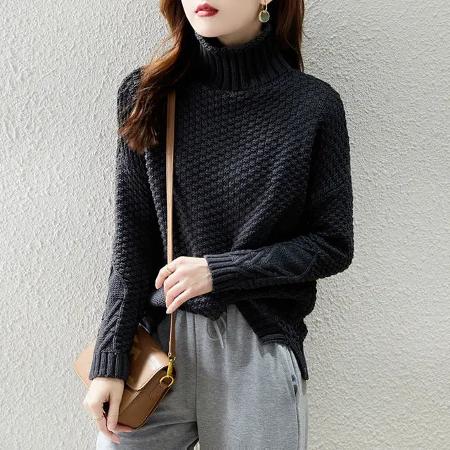 Ein-Rollkragenpullover-mit-einem-strukturierten-Strickdesign,-perfekt-für-einen-bequemen-und-stilvollen-Auftritt.