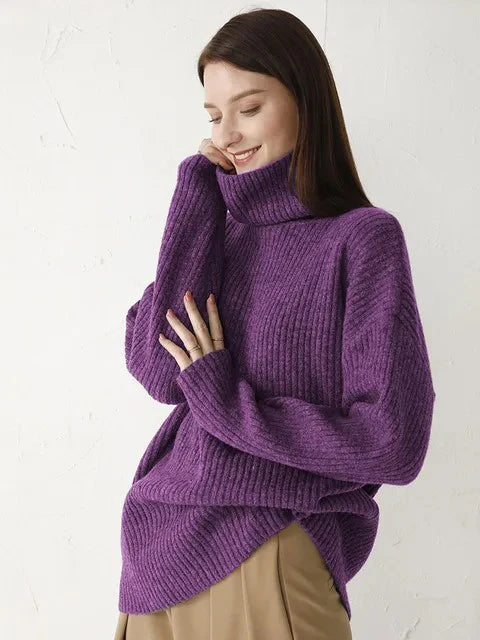 Strickkleid-mit-Rollkragen-und-geripptem-Design,-kombiniert-mit-einem-stilvollen-Gürtel,-perfekt-für-einen-eleganten-und-gemütlichen-Winterlook.