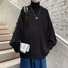 Oversize-Rollkragenpullover-mit-lockerer-Passform-und-gerippten-Säumen,-ideal-für-einen-bequemen-und-lässigen-Winterlook.