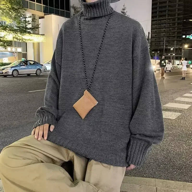 Oversize-Rollkragenpullover-mit-lockerer-Passform-und-gerippten-Säumen,-ideal-für-einen-bequemen-und-lässigen-Winterlook.