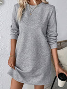 Gestepptes-Kleid-mit-langärmeln-und-lockerer-passform-für-einen-bequemen-und-stilvollen-alltagslook