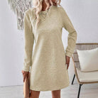 Gestepptes-Kleid-mit-langärmeln-und-lockerer-passform-für-einen-bequemen-und-stilvollen-alltagslook