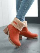 Stiefeletten-mit-warmem-Fellfutter-und-Blockabsatz,-ideal-für-einen-stilvollen-und-wärmenden-Winter-Look.