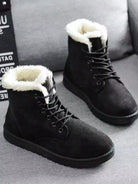 Klassische-Schnürstiefel-mit-weichem-Fellfutter-und-leichter-Profilsohle,-perfekt-für-komfortable-Wärme-im-Winter