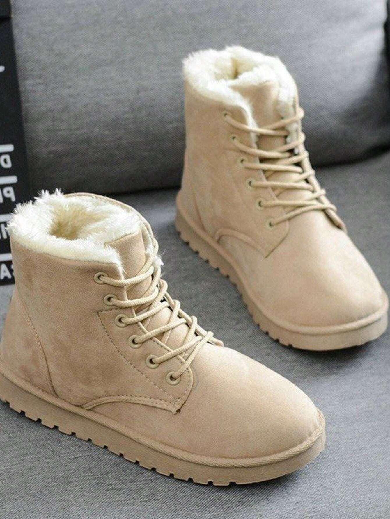 Klassische-Schnürstiefel-mit-weichem-Fellfutter-und-leichter-Profilsohle,-perfekt-für-komfortable-Wärme-im-Winter