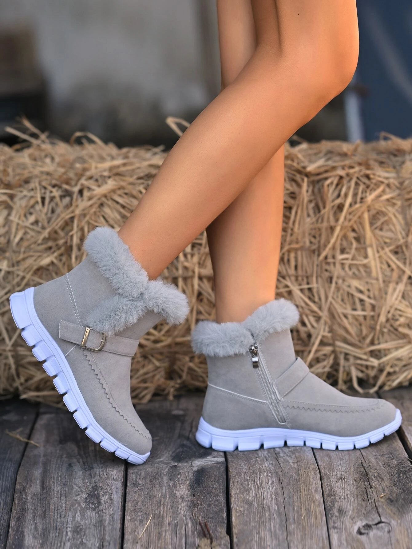 Winterstiefeletten-mit-Kunstfellkragen,-Reißverschluss-und-flexibler-Sohle,-perfekt-für-kalte-Tage