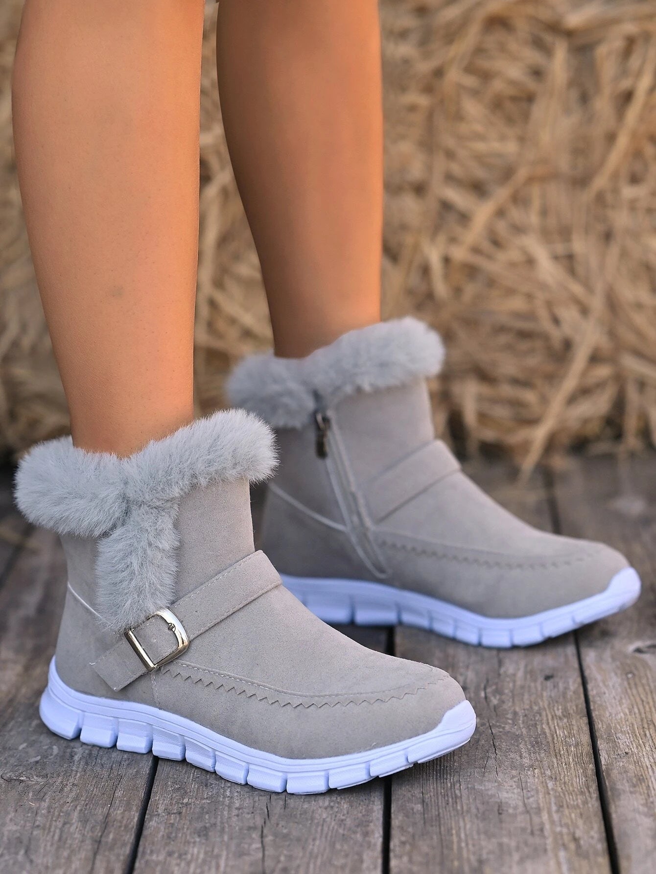 Winterstiefeletten-mit-Kunstfellkragen,-Reißverschluss-und-flexibler-Sohle,-perfekt-für-kalte-Tage