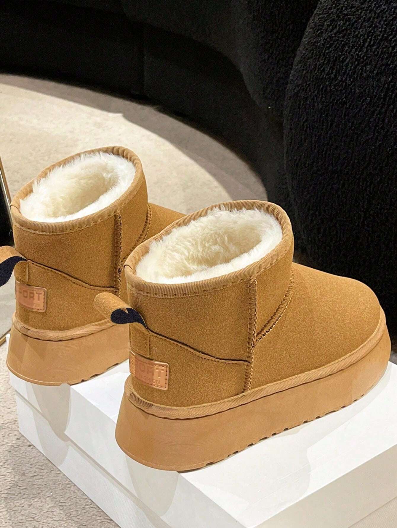 Winterstiefel-mit-weichem-Futter-und-robuster-Sohle,-ideal-für-kalte-Tage-und-komfortablen-Stil