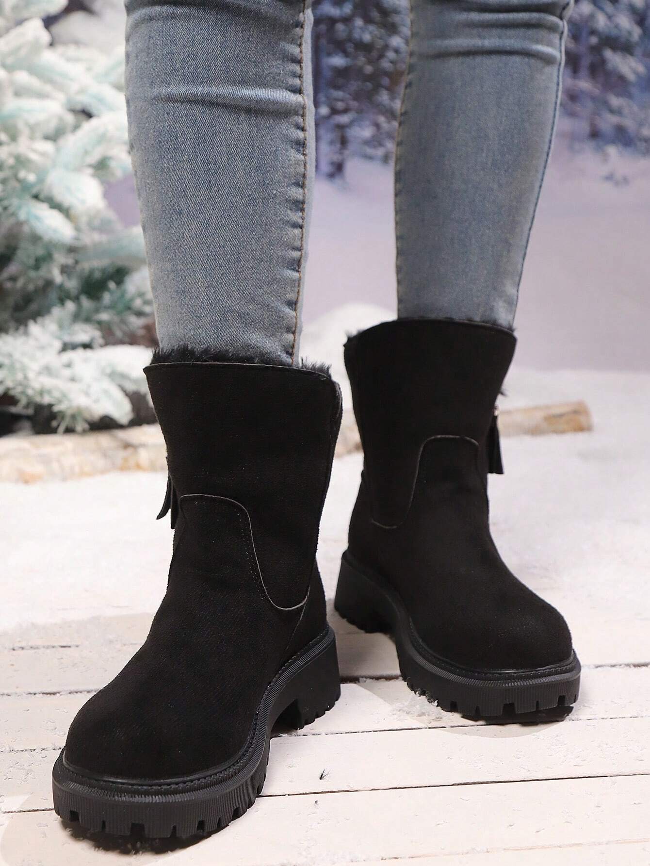 Winterstiefel-mit-weichem-Fellfutter,-seitlichem-Reißverschluss-und-robuster-Profilsohle,-ideal-für-kalte-Tage-und-schneereiches-Wetter
