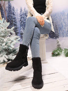 Winterstiefel-mit-weichem-Fellfutter,-seitlichem-Reißverschluss-und-robuster-Profilsohle,-ideal-für-kalte-Tage-und-schneereiches-Wetter
