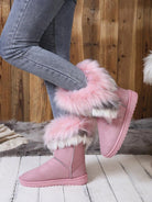 Warme-Winterstiefeletten-mit-dickem-Kunstfellkragen-und-weichem-Innenfutter,-ideal-für-einen-stilvollen-und-komfortablen-Winterlook.