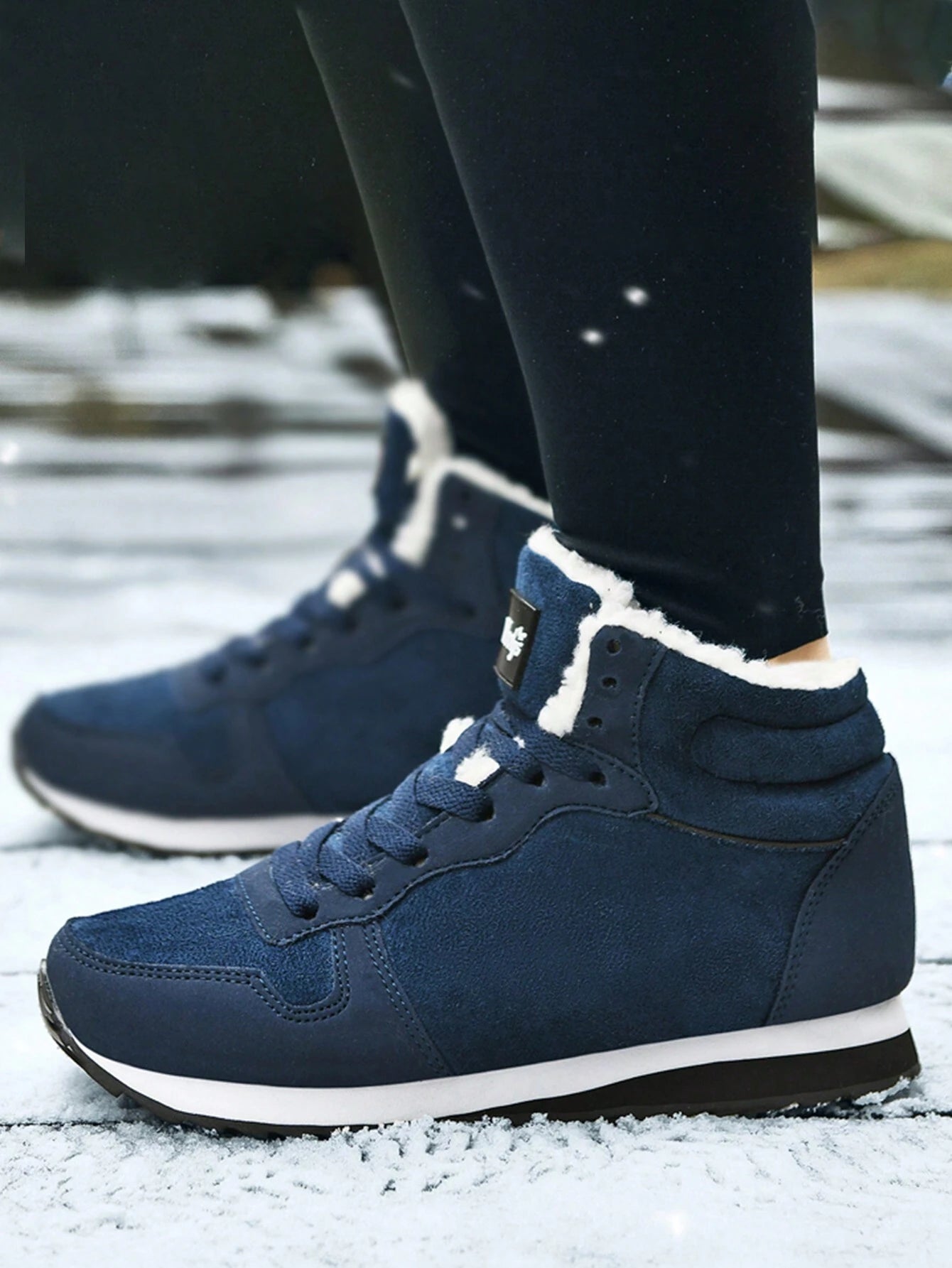 Warme-Winterschuhe-mit-Schnürung-und-weichem-Innenfutter,-ideal-für-sportlichen-Stil-und-kalte-Tage