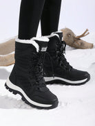 Winter-Wanderstiefel-mit-flauschigem-Futter-und-rutschfester-Sohle,-perfekt-für-Schnee-und-kalte-Tage.