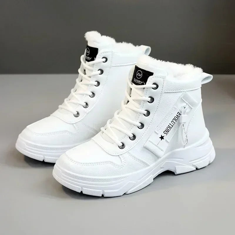 Warme-Winterboots-mit-Schnürung-und-weichem-Innenfutter,-ideal-für-kalte-Tage-und-urbanen-Stil