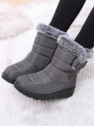 Wasserdichte-Winterstiefel-mit-flauschigem-Futter-und-rutschfester-Sohle,-ideal-für-schneereiche-und-kalte-Tage