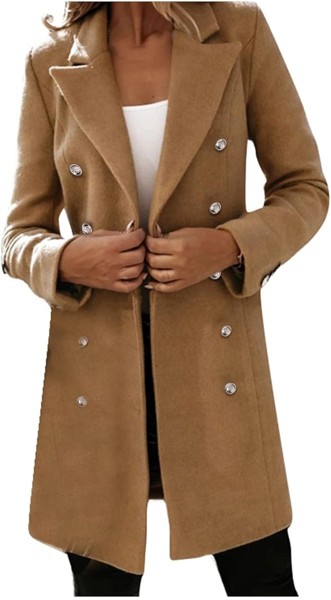 Ein-klassischer-Zweireiher-Mantel-mit-silbernen-Knöpfen-und-lässigem-Schnitt,-perfekt-für-elegante-Alltagslooks.