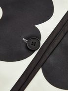 blumenmuster-statement-jacke-mit-kontrastpaspelierung
