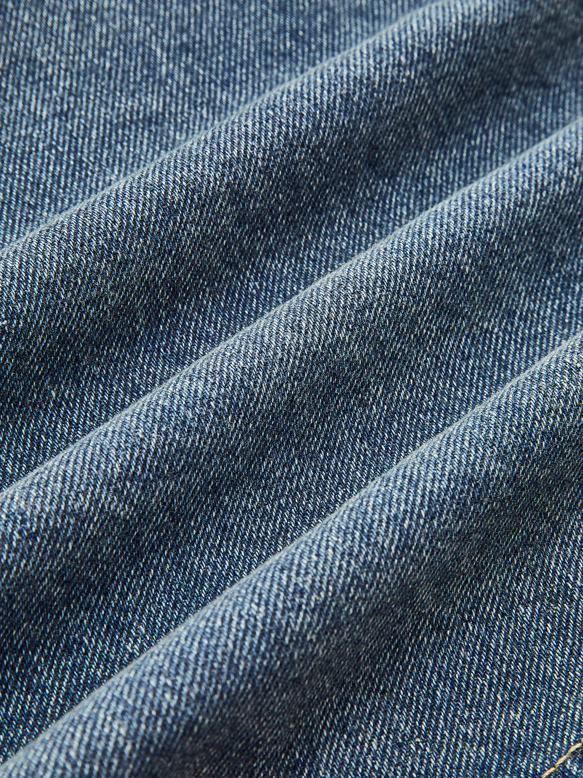 klassische-denimjacke-mit-strukturierten-cord-akzenten