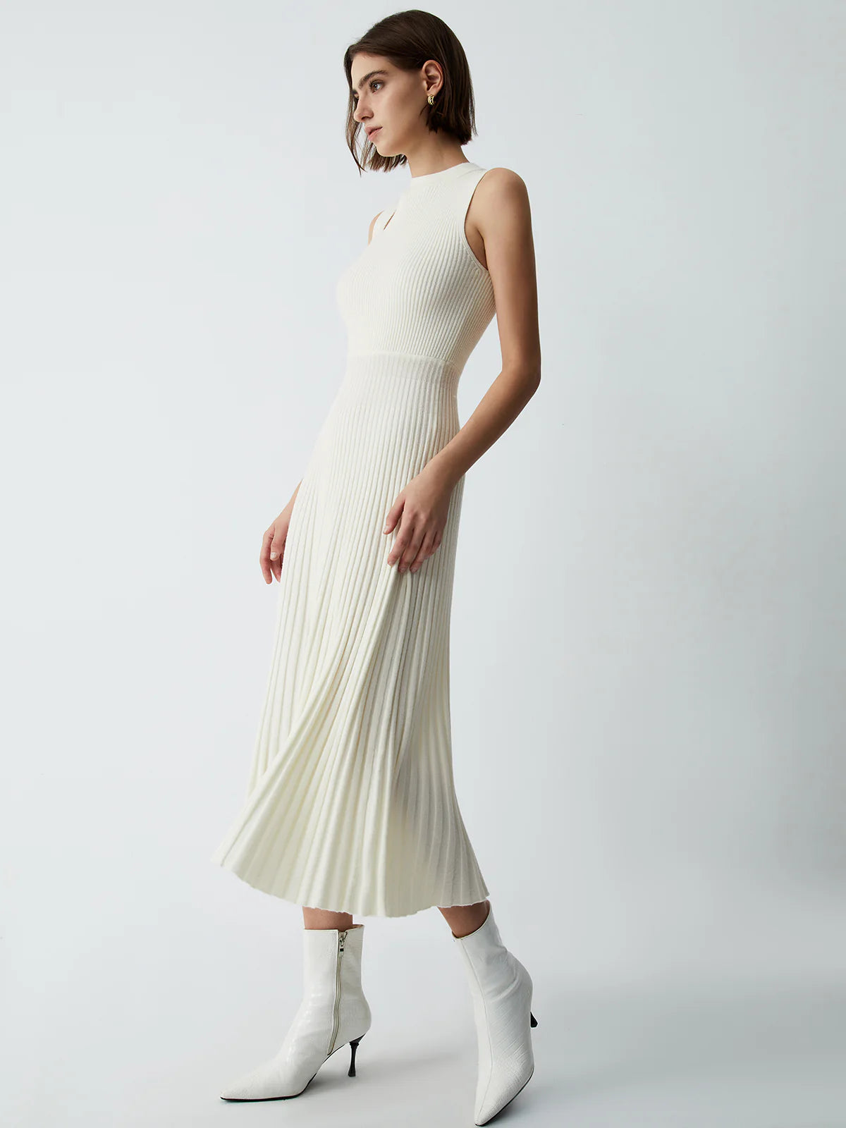 schickes-damen-rippenstrick-kleid-für-abendveranstaltungen