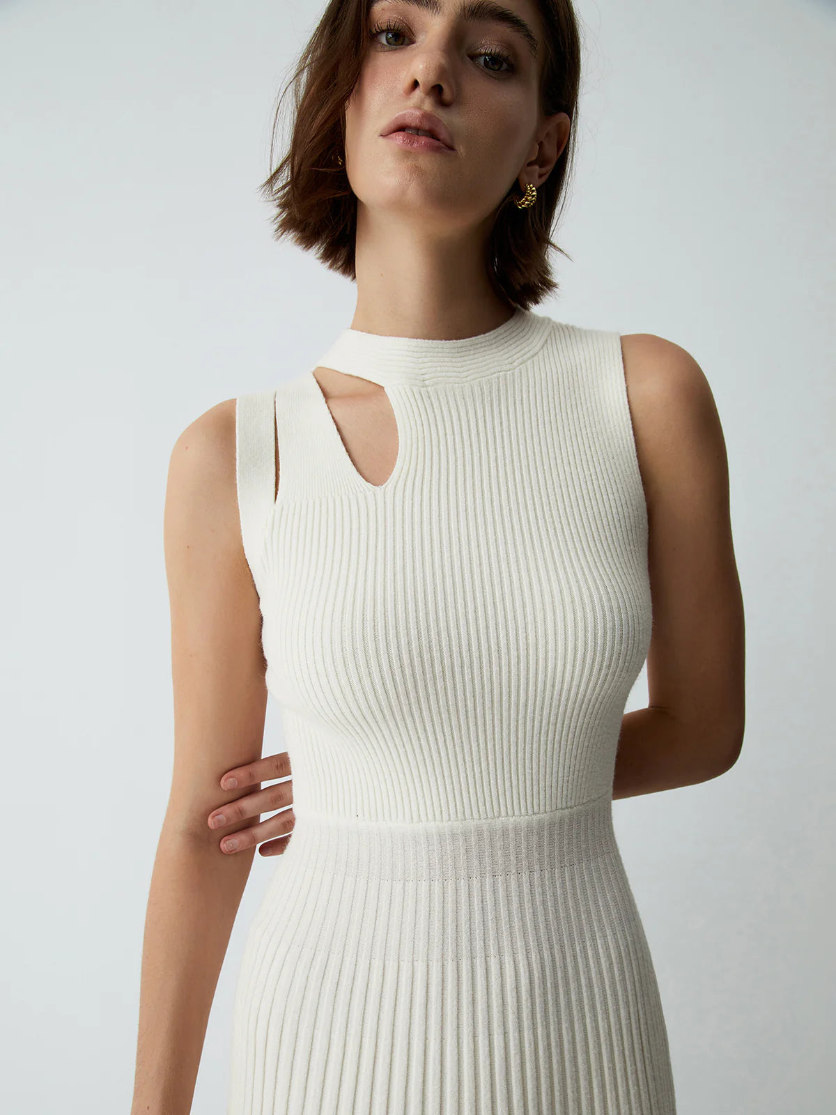 schickes-damen-rippenstrick-kleid-für-abendveranstaltungen