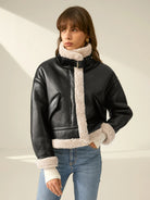 damen-shearling-jacke-mit-leder-klassischer-schnitt damen-shearling-jacke-vorderansicht-warme-fütterung