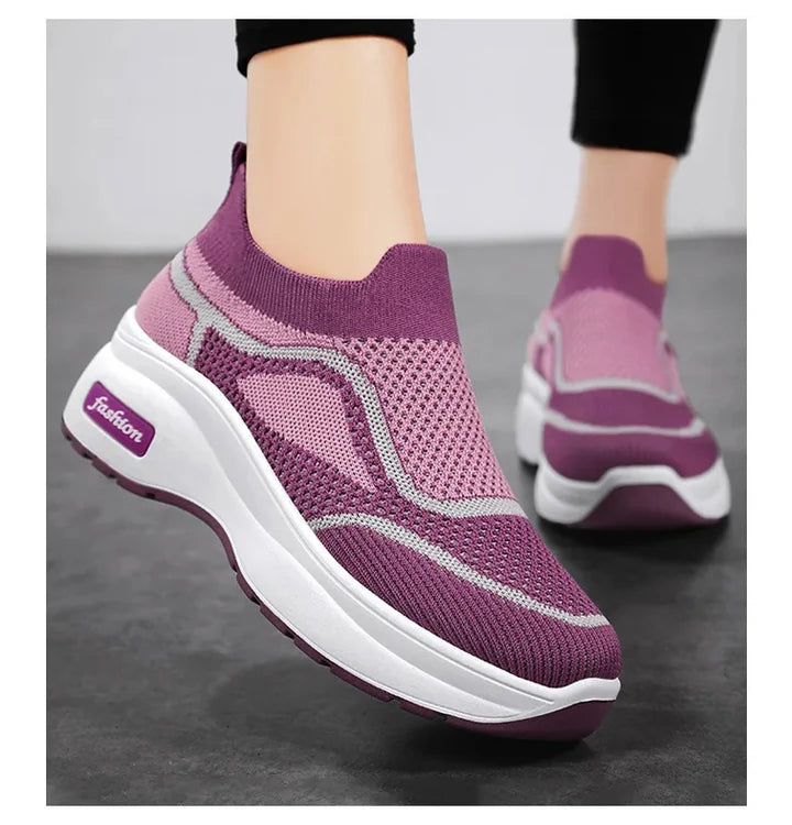 damen-slip-on-plateau-sneaker-frontansicht-atmungsaktives-strickmaterial