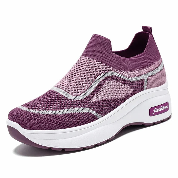 damen-slip-on-plateau-sneaker-frontansicht-atmungsaktives-strickmaterial