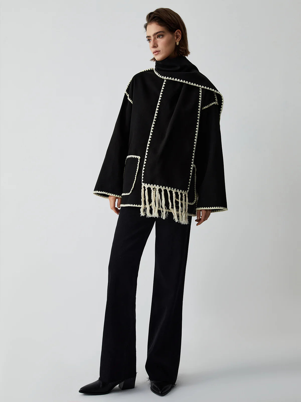 damen-wollmantel-mit-schalkragen-ansicht-vorne-klassischer-stil