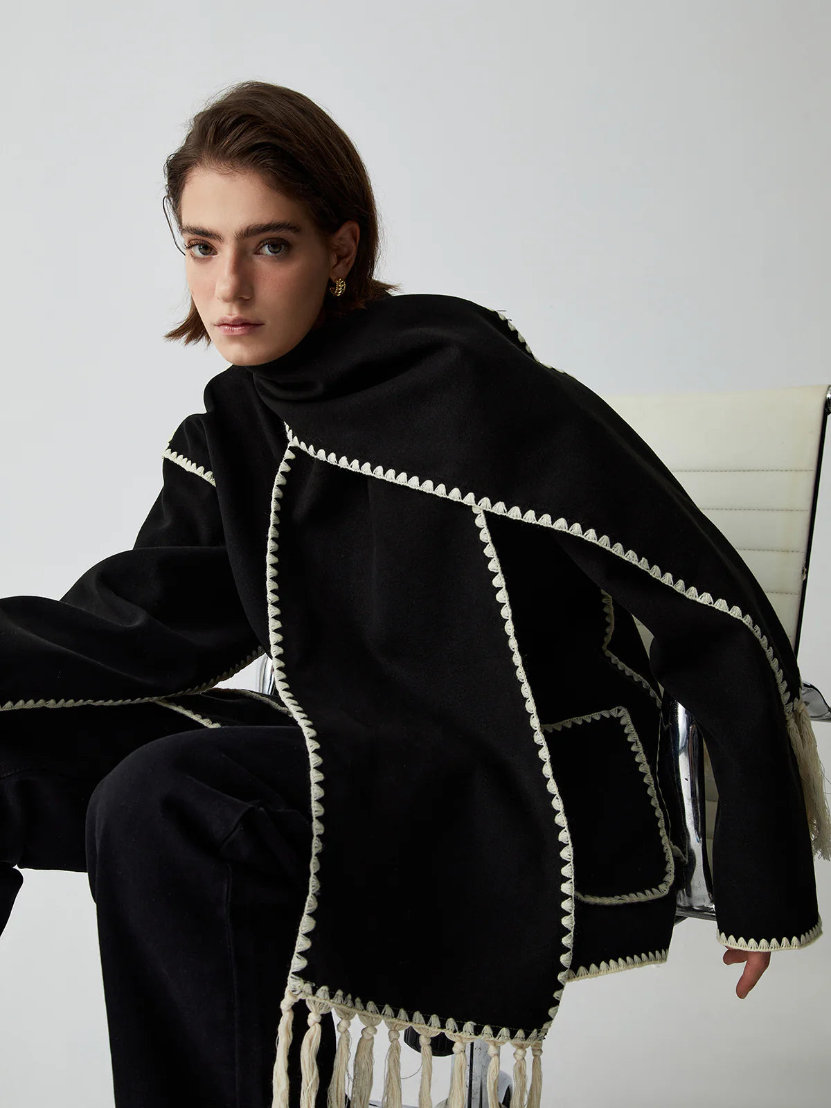 damen-wollmantel-mit-schalkragen-ansicht-vorne-klassischer-stil