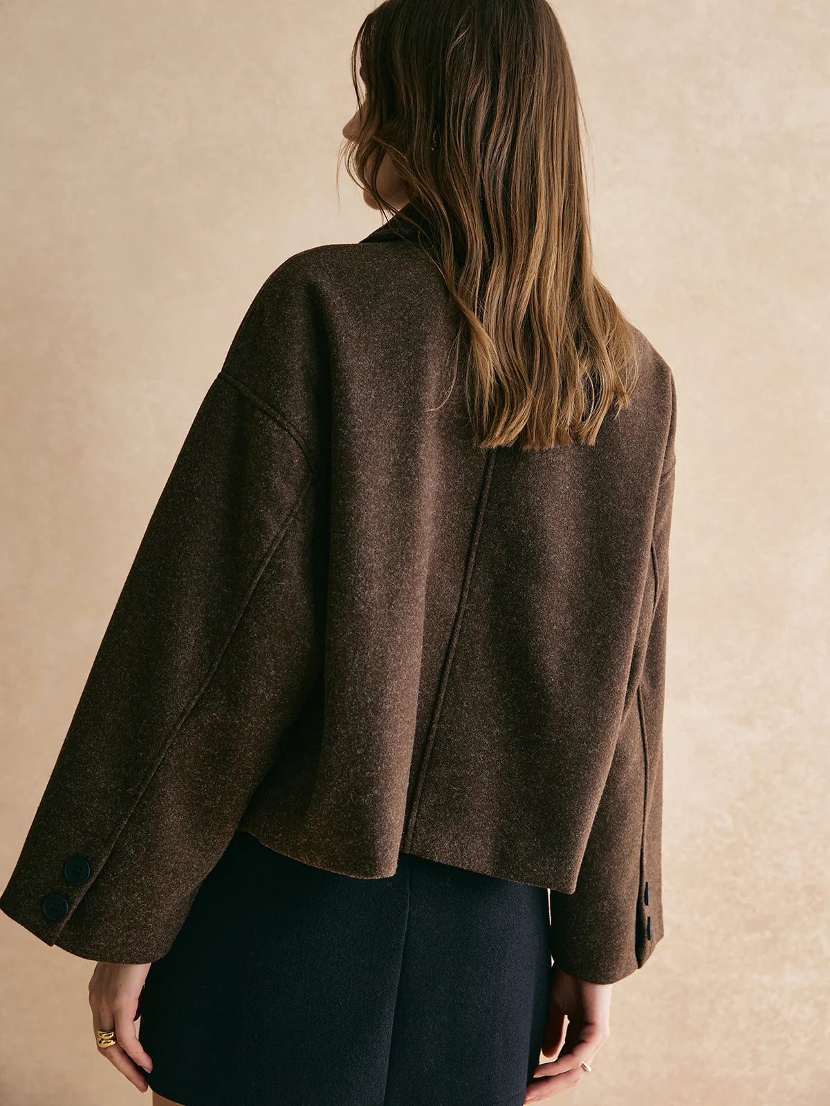 gemütliche-cropped-wolljacke-zum-layering