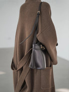 damenmantel-hochwertiges-material-eleganter-schnitt