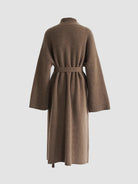 damenmantel-hochwertiges-material-eleganter-schnitt