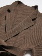 damenmantel-hochwertiges-material-eleganter-schnitt