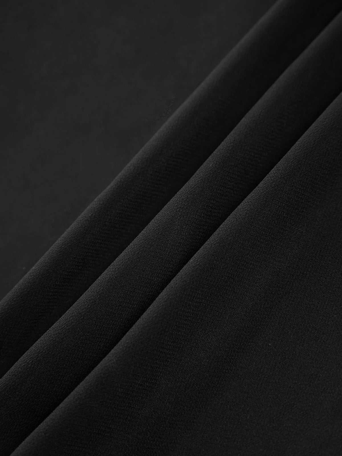 elegantes-damen-rüschen-midikleid-für-besondere-anlässe