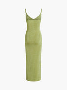 minimalistisches-schlitzkleid-mit-oberschenkelschlitz