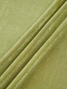 minimalistisches-schlitzkleid-mit-oberschenkelschlitz