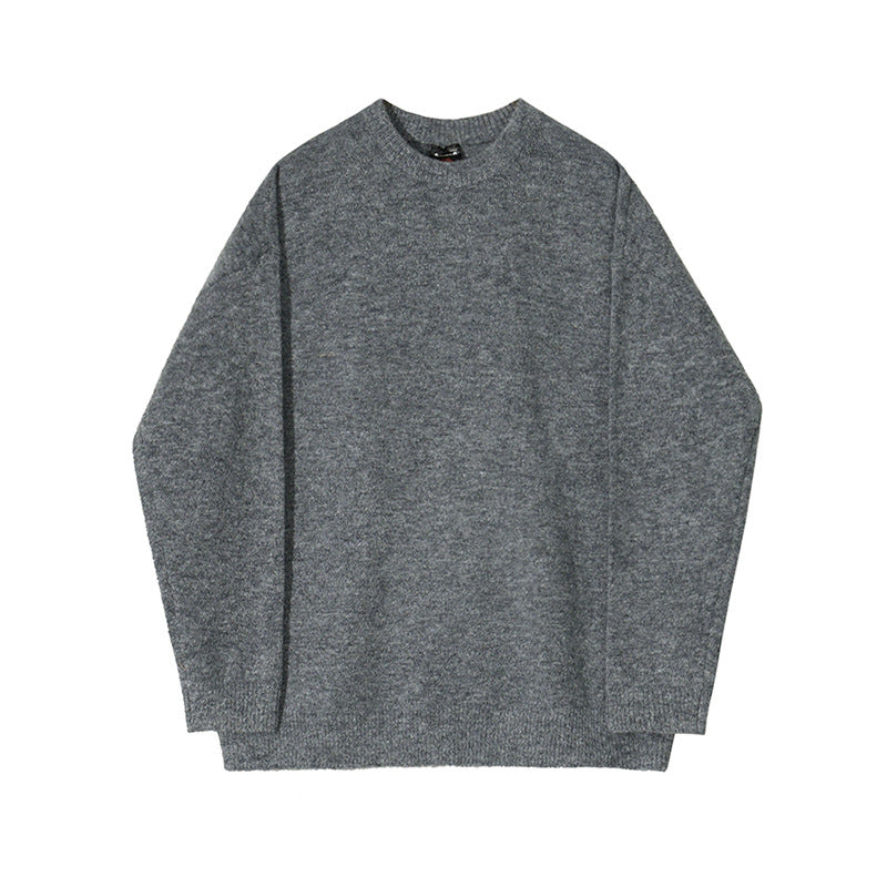 Grauer Herrenpullover mit Rundhalsdesign, flach auf weißem Hintergrund präsentiert