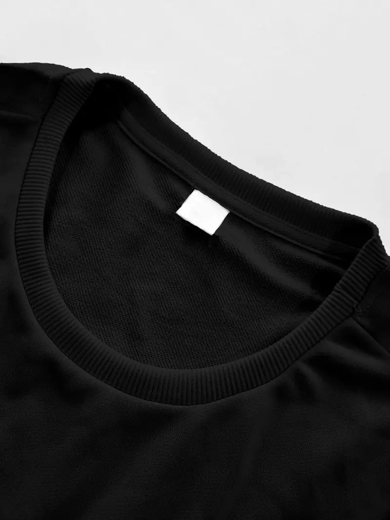 Ein-Pullover-mit-zwei-lustigen-Rentieren-in-Weihnachtsmützen-und-Schal.