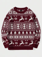 Ein-grüner-Strickpullover-mit-weißen-Rentier,-Schneeflocken-und-Weihnachtsbaum-Mustern,-perfekt-für-die-festliche-Saison