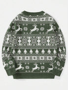 Ein-grüner-Strickpullover-mit-weißen-Rentier,-Schneeflocken-und-Weihnachtsbaum-Mustern,-perfekt-für-die-festliche-Saison