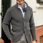 herren-strickjacke-mit-knopfverschluss-klassischer-stil